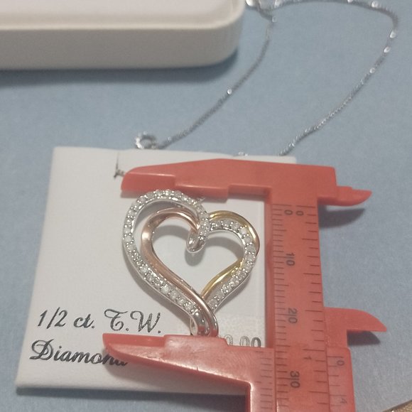 Gold over Silver 0.5 CT TW diamond pendant - Picture 3 of 8